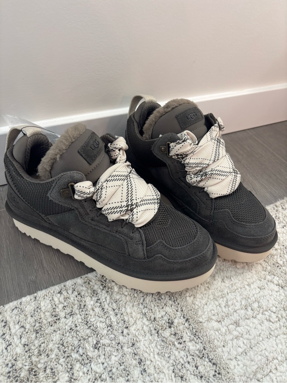 UGG Women’s size 8 Lowmel Sneakers